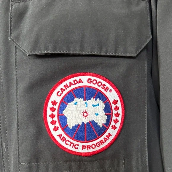 Canada Goose Citadel Parka - Ultimate winter Confort & Style - Picture 2 of 6